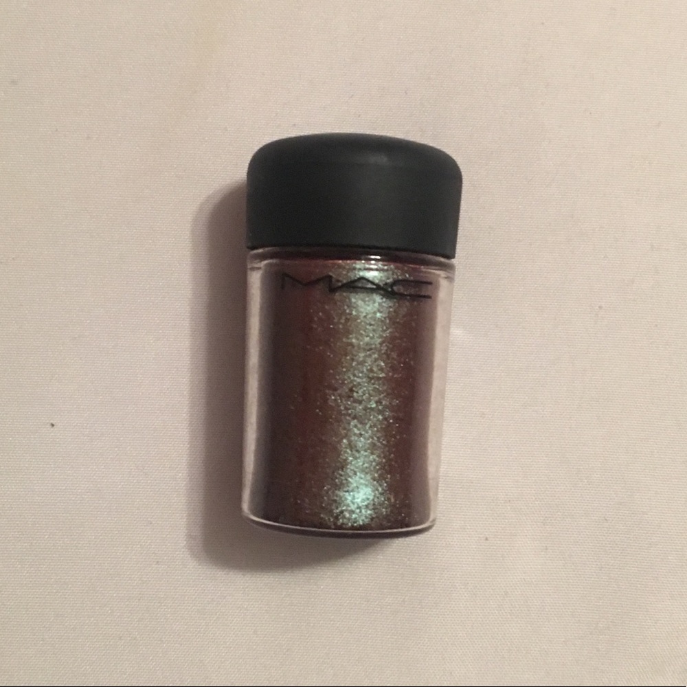 Authentic MAC pigment in Blue/Brown